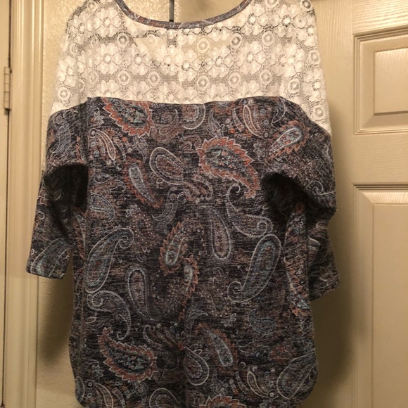 Absolutely Famous paisley & lace knit top - Picture 3 of 8